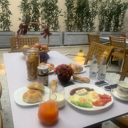 Belux 3* Тирана