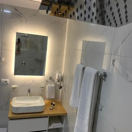 Отель Belux Тирана