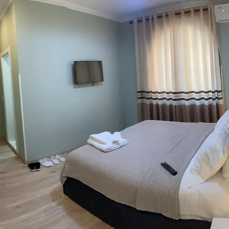 Belux تيرانا